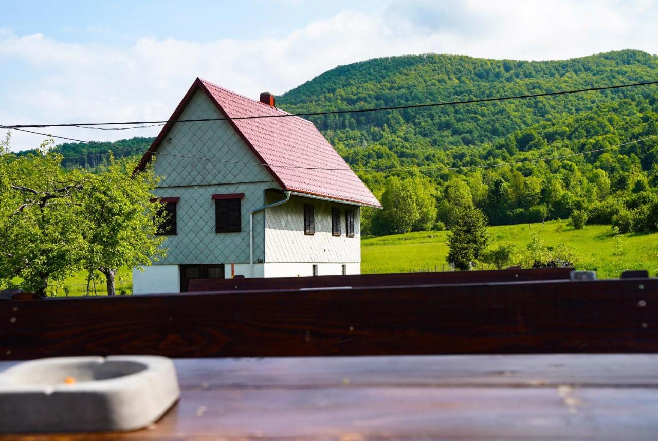 Planinarski Dom "Bijele Stijene" Mountain Lodge Tuk Vojni Exteriör bild