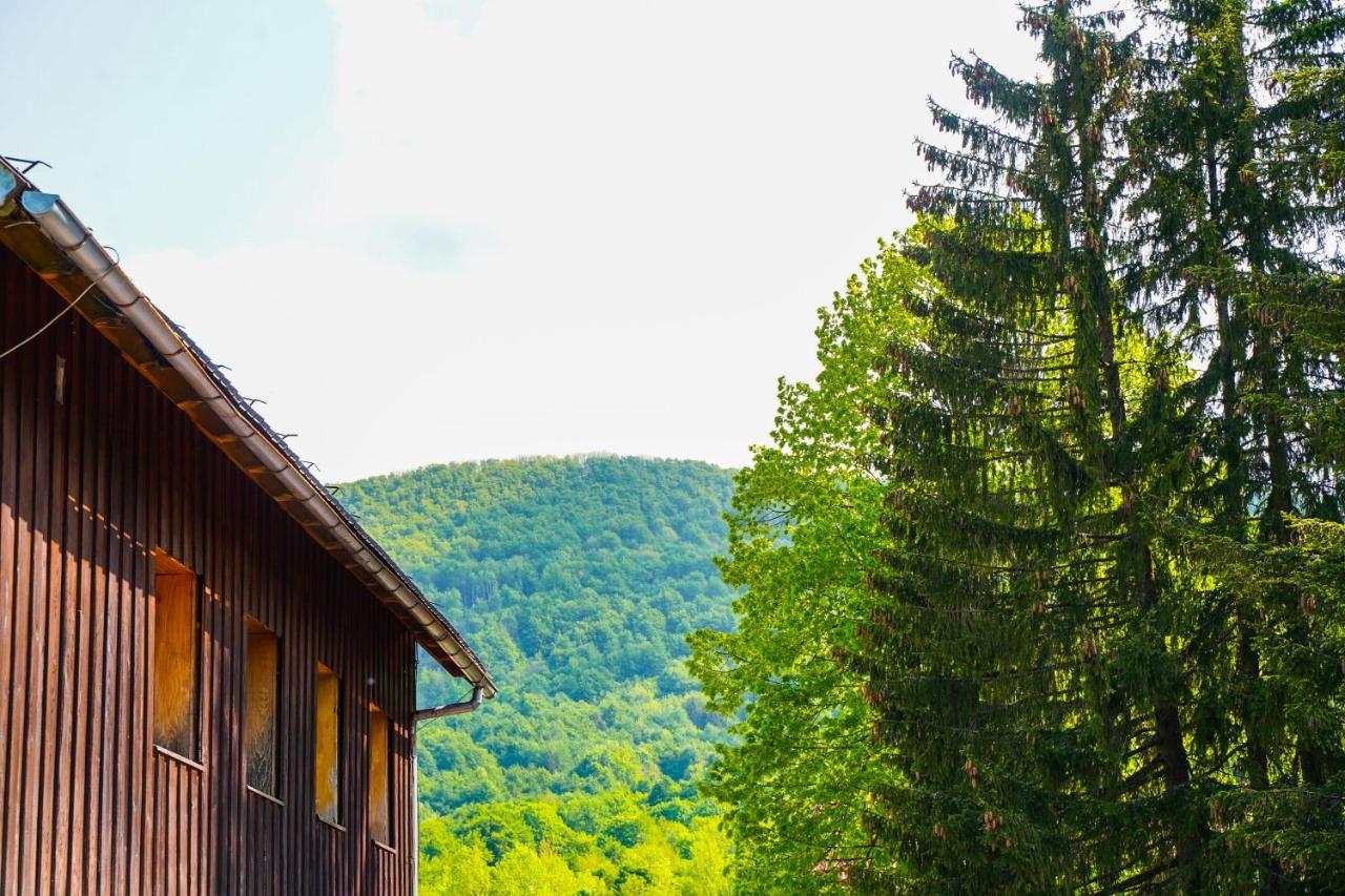 Planinarski Dom "Bijele Stijene" Mountain Lodge Tuk Vojni Exteriör bild