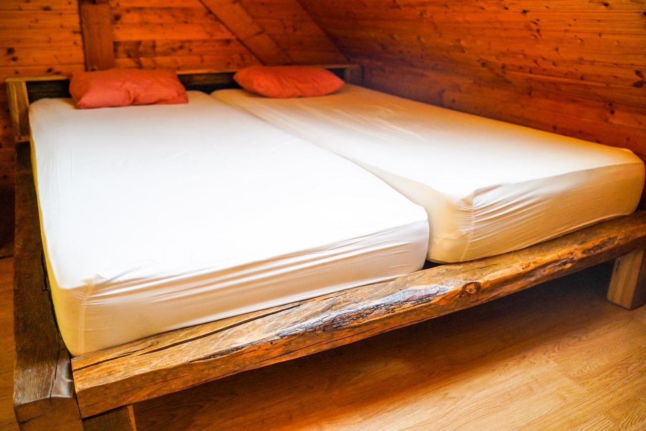Planinarski Dom "Bijele Stijene" Mountain Lodge Tuk Vojni Exteriör bild